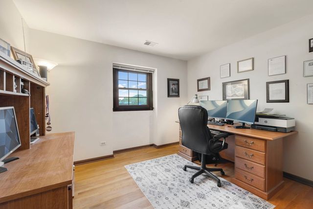 65 Regent Drive, Oak Brook, IL 60523