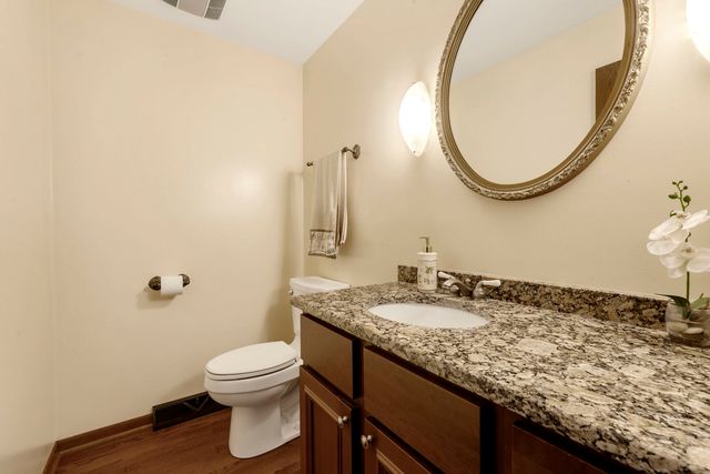 65 Regent Drive, Oak Brook, IL 60523