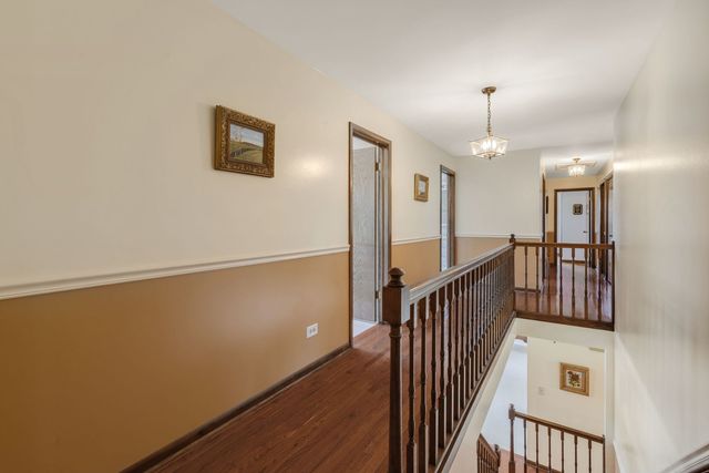 65 Regent Drive, Oak Brook, IL 60523