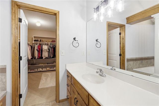 2210 NE 109th Terrace, Kansas City, MO 64155