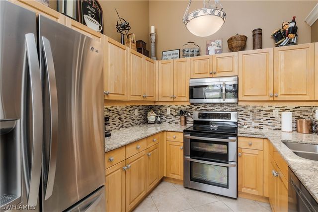 2650 Creek LN 202, Naples, FL 34119