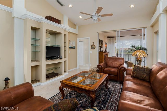 2650 Creek LN 202, Naples, FL 34119