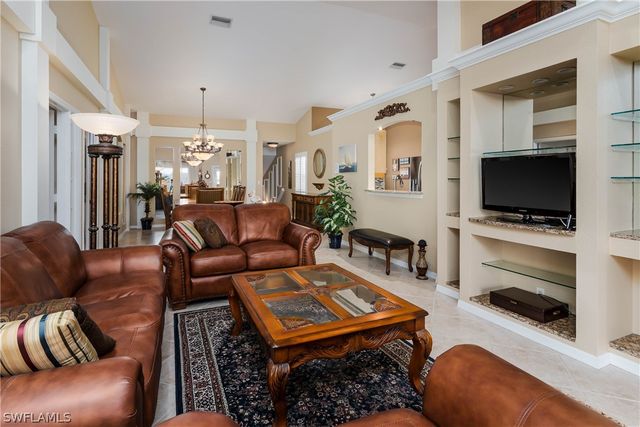 2650 Creek LN 202, Naples, FL 34119