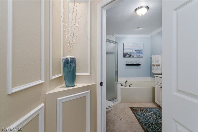 2650 Creek LN 202, Naples, FL 34119