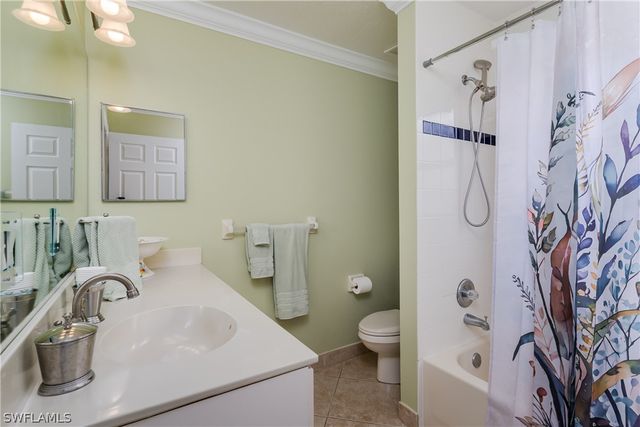 2650 Creek LN 202, Naples, FL 34119