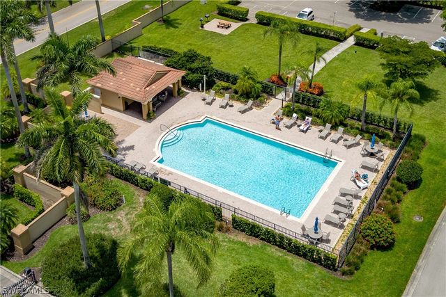 2650 Creek LN 202, Naples, FL 34119