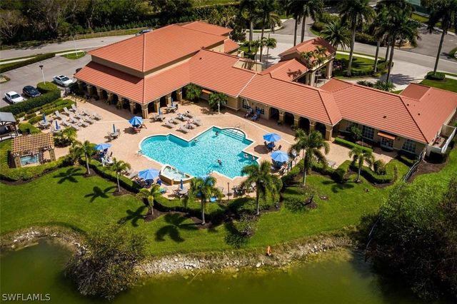 2650 Creek LN 202, Naples, FL 34119