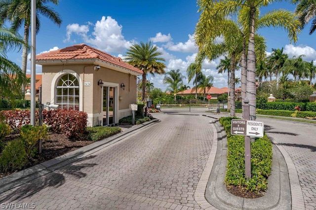 2650 Creek LN 202, Naples, FL 34119