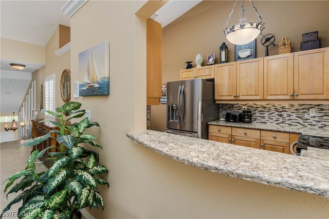 2650 Creek LN 202, Naples, FL 34119