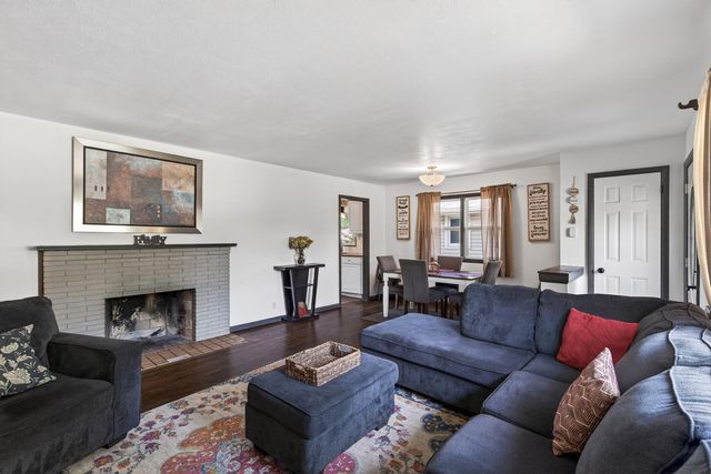 4324 Queen Avenue N, Minneapolis, MN 55412