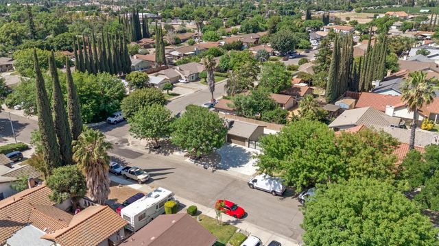 902 Mary Jane Ave, Patterson, CA 95363