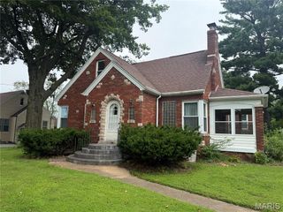 10013 Lincoln Trail, Fairview Heights, IL 62208