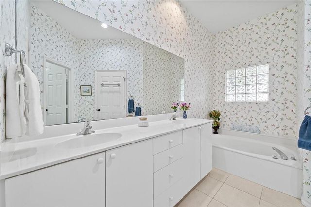 1725 Victoria Cir, Vero Beach, FL 32967