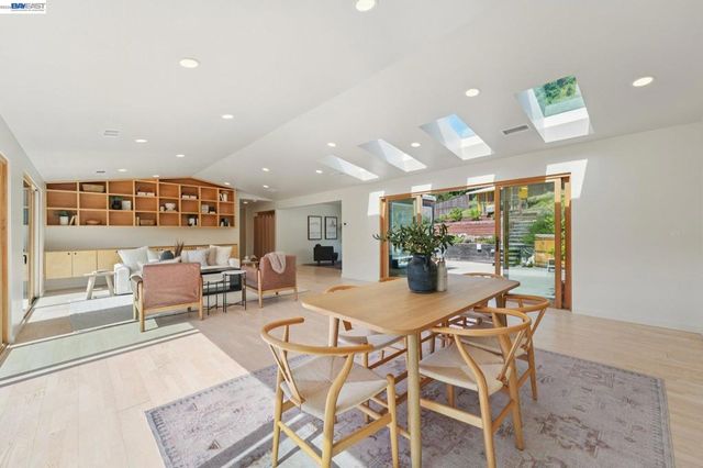 257 Orchard Rd, Orinda, CA 94563