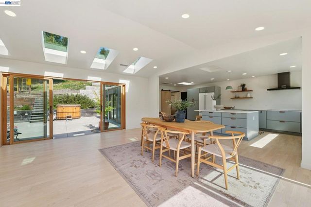 257 Orchard Rd, Orinda, CA 94563