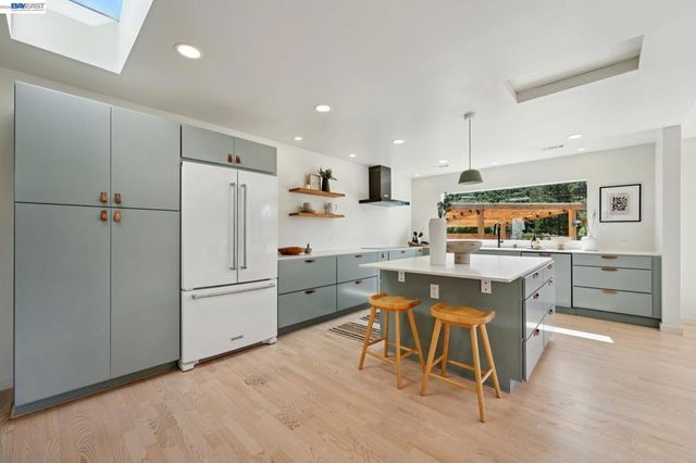 257 Orchard Rd, Orinda, CA 94563