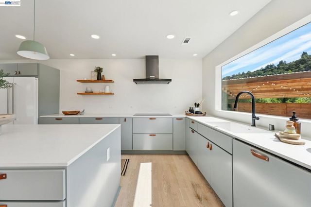 257 Orchard Rd, Orinda, CA 94563