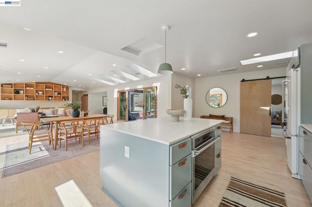 257 Orchard Rd, Orinda, CA 94563