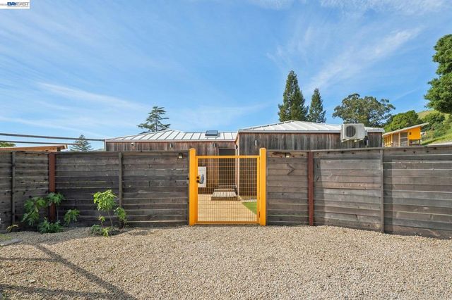 257 Orchard Rd, Orinda, CA 94563