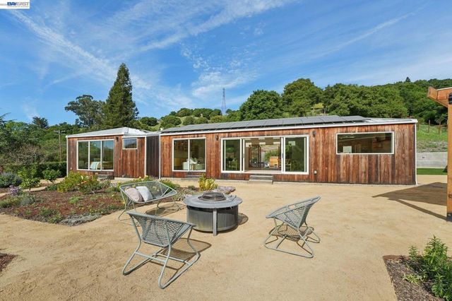 257 Orchard Rd, Orinda, CA 94563