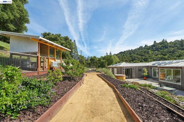 257 Orchard Rd, Orinda, CA 94563