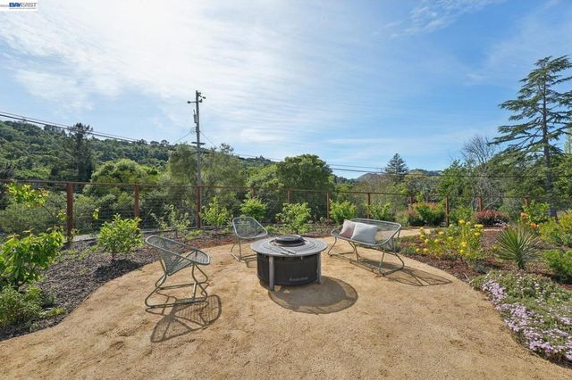257 Orchard Rd, Orinda, CA 94563