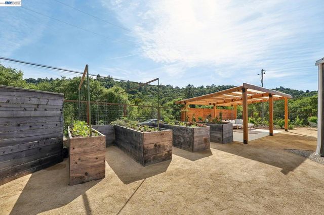 257 Orchard Rd, Orinda, CA 94563