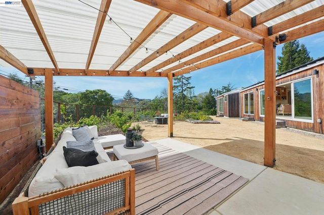 257 Orchard Rd, Orinda, CA 94563