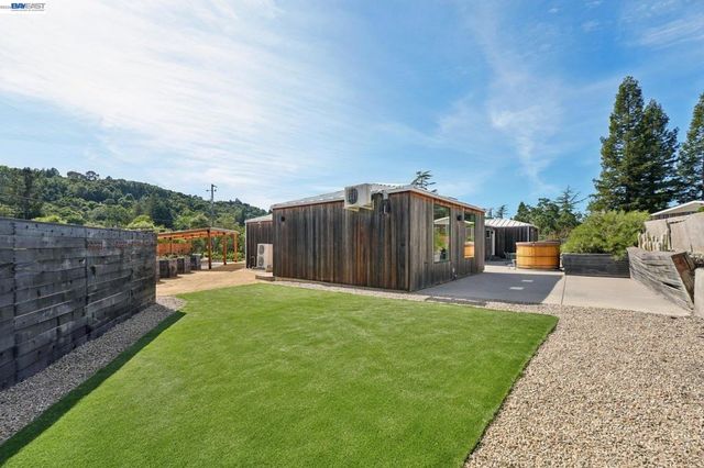 257 Orchard Rd, Orinda, CA 94563