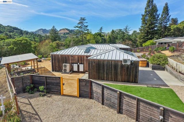 257 Orchard Rd, Orinda, CA 94563