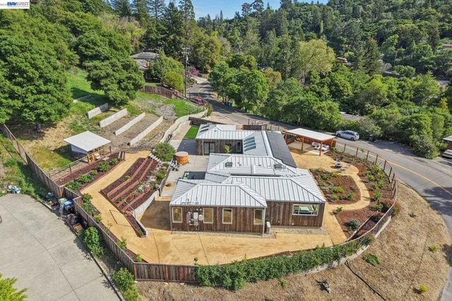 257 Orchard Rd, Orinda, CA 94563