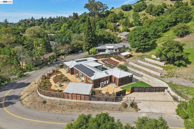 257 Orchard Rd, Orinda, CA 94563