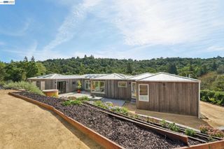 257 Orchard Rd, Orinda, CA 94563