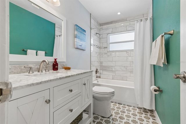 4323 PINE MEADOW TERRACE, Sarasota, FL 34233