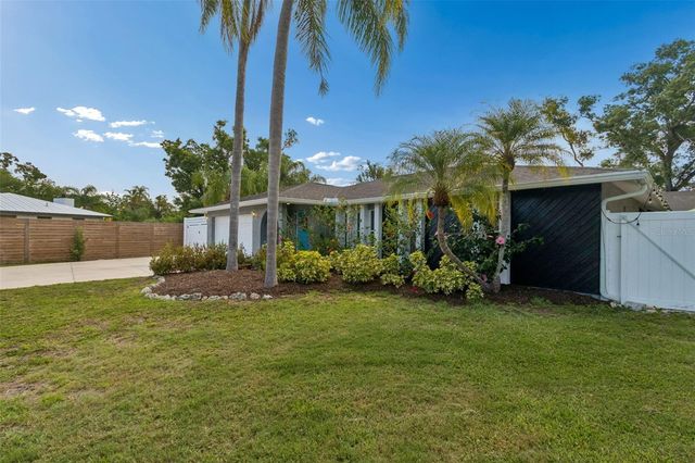 4323 PINE MEADOW TERRACE, Sarasota, FL 34233
