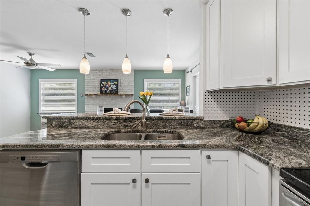 Image 14 of property listing at 4323 PINE MEADOW TERRACE, Sarasota, FL 34233