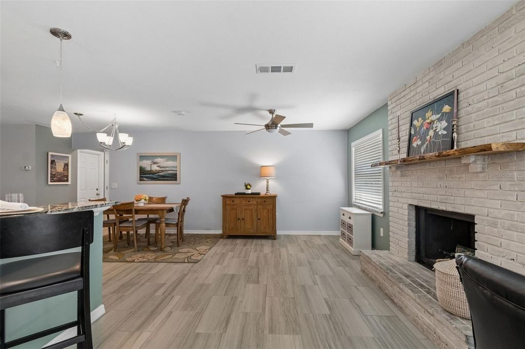 Image 19 of property listing at 4323 PINE MEADOW TERRACE, Sarasota, FL 34233