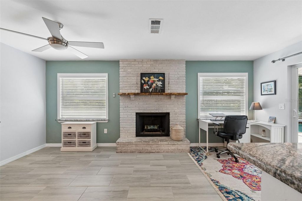 Image 21 of property listing at 4323 PINE MEADOW TERRACE, Sarasota, FL 34233