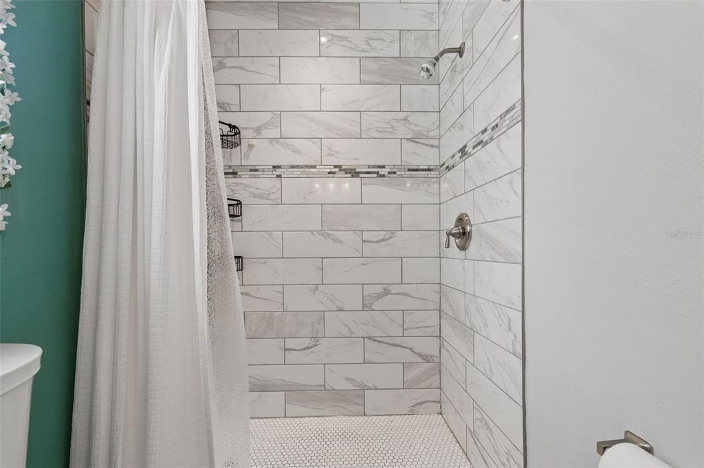 Image 25 of property listing at 4323 PINE MEADOW TERRACE, Sarasota, FL 34233