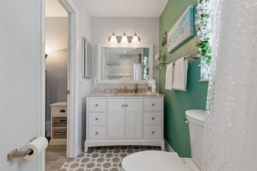 Image 26 of property listing at 4323 PINE MEADOW TERRACE, Sarasota, FL 34233