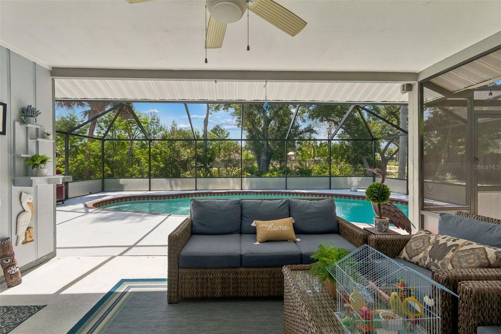 Image 35 of property listing at 4323 PINE MEADOW TERRACE, Sarasota, FL 34233