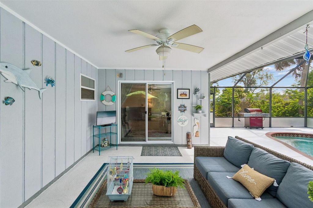 Image 37 of property listing at 4323 PINE MEADOW TERRACE, Sarasota, FL 34233
