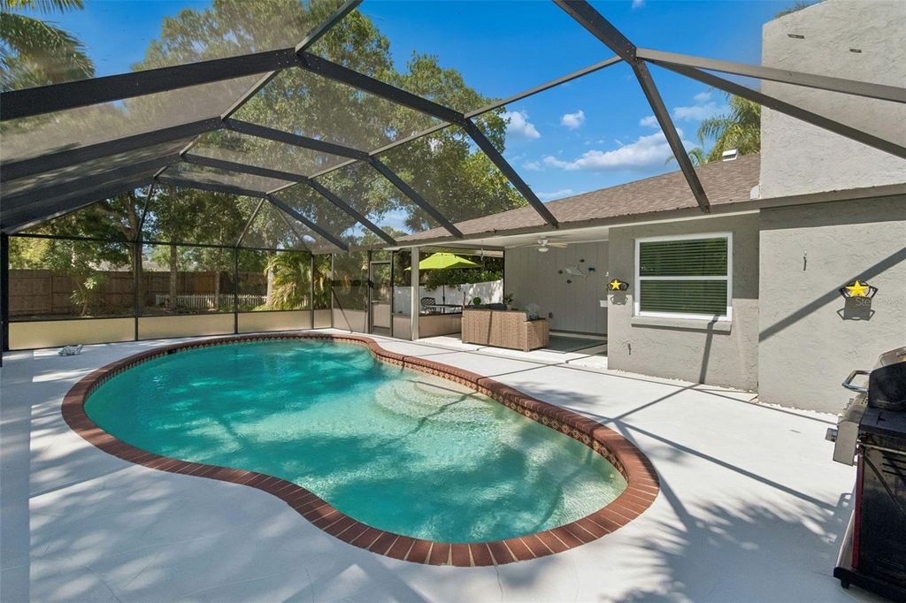 Image 44 of property listing at 4323 PINE MEADOW TERRACE, Sarasota, FL 34233