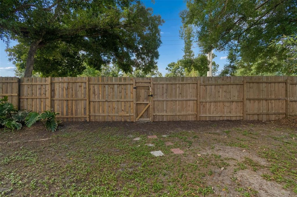 Image 48 of property listing at 4323 PINE MEADOW TERRACE, Sarasota, FL 34233