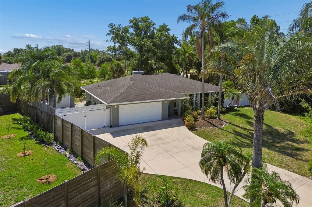 Image 53 of property listing at 4323 PINE MEADOW TERRACE, Sarasota, FL 34233