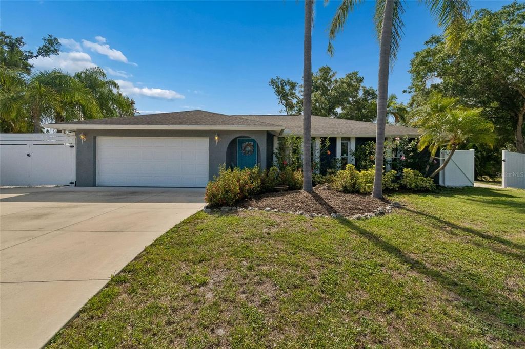 Image 54 of property listing at 4323 PINE MEADOW TERRACE, Sarasota, FL 34233