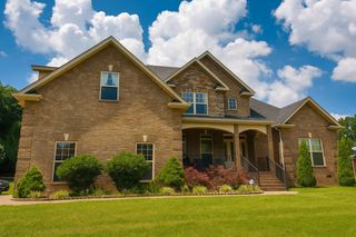 2028 Martins Bend Dr, La Vergne, TN 37086