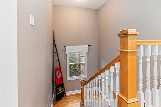 1310 Fairstead Ln, Squirrel Hill, PA 15217