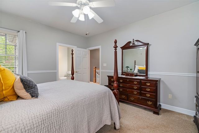 1310 Fairstead Ln, Squirrel Hill, PA 15217