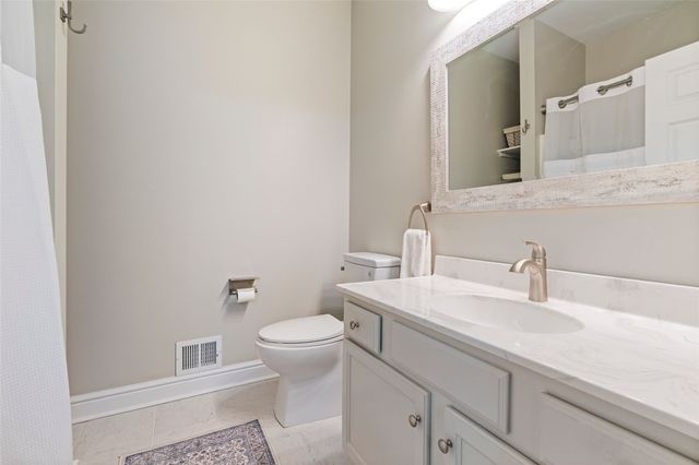 1310 Fairstead Ln, Squirrel Hill, PA 15217